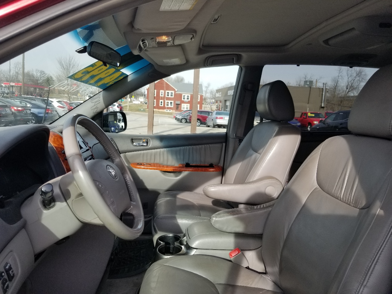 Toyota Sienna XLE FWD 2009