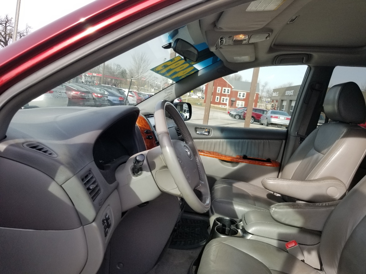 Toyota Sienna XLE FWD 2009