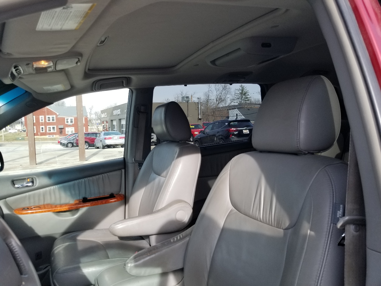 Toyota Sienna XLE FWD 2009