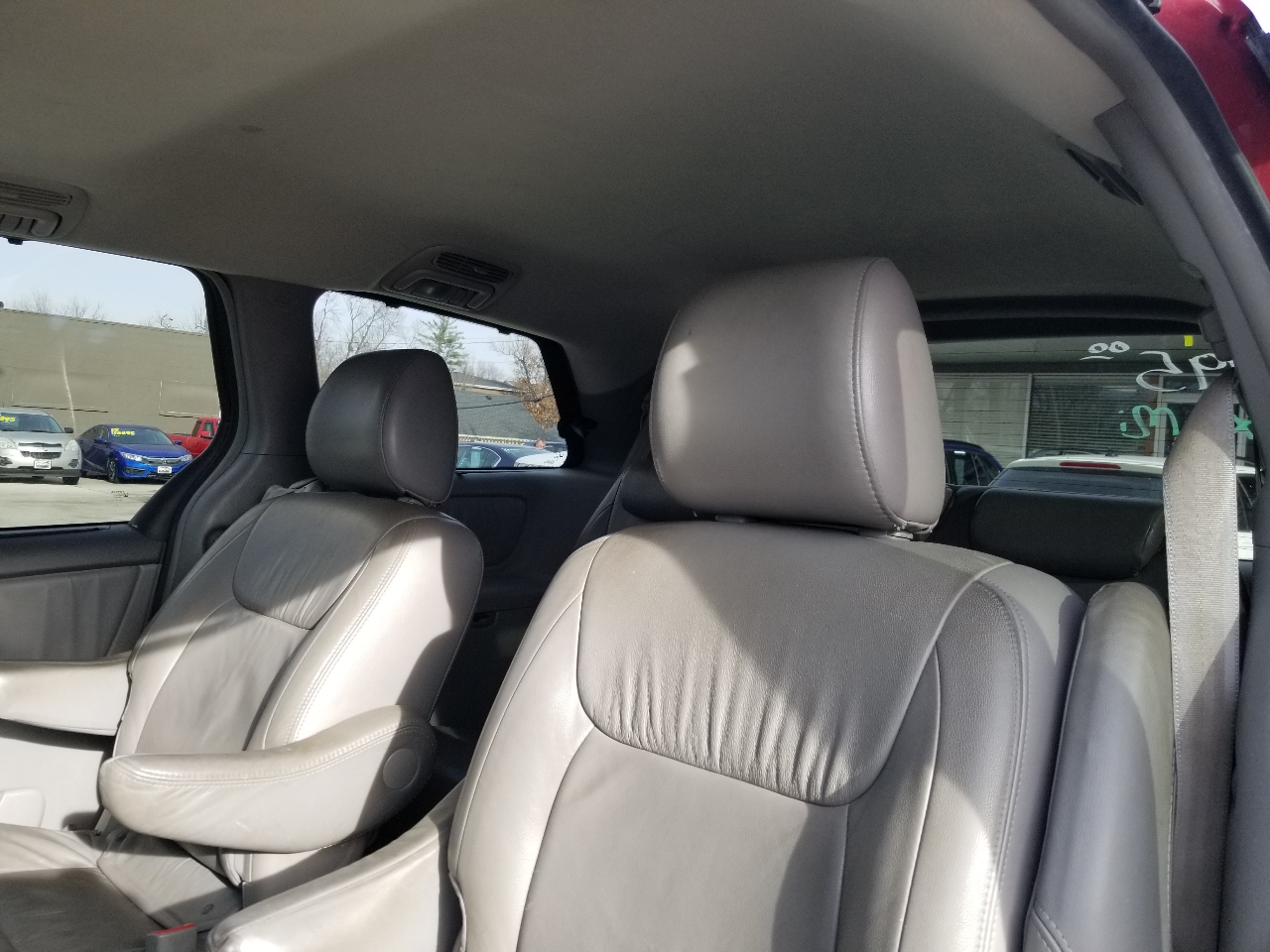 Toyota Sienna XLE FWD 2009