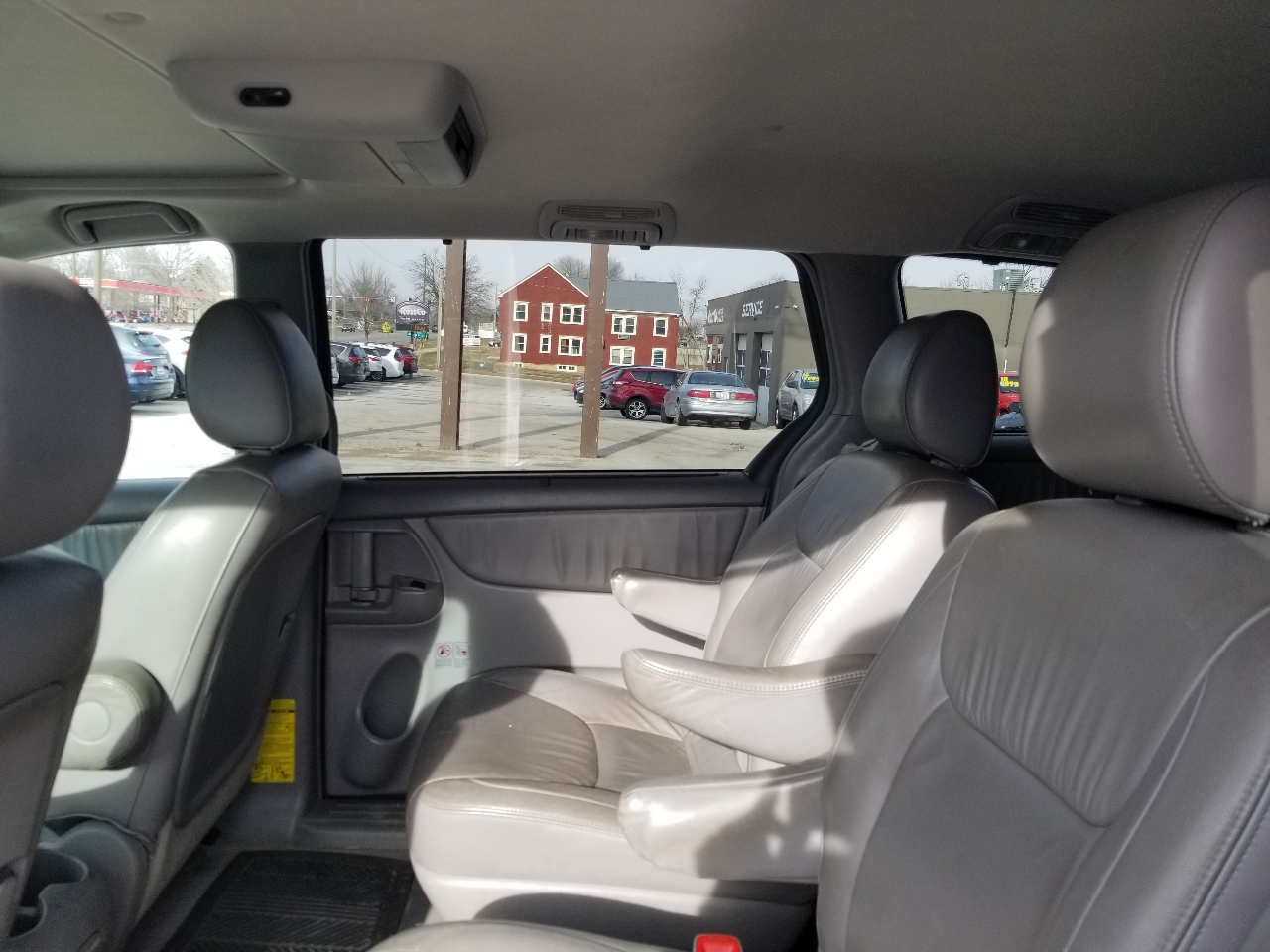 Toyota Sienna XLE FWD 2009