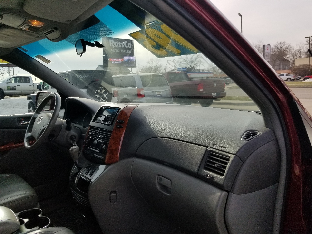 Toyota Sienna XLE FWD 2009