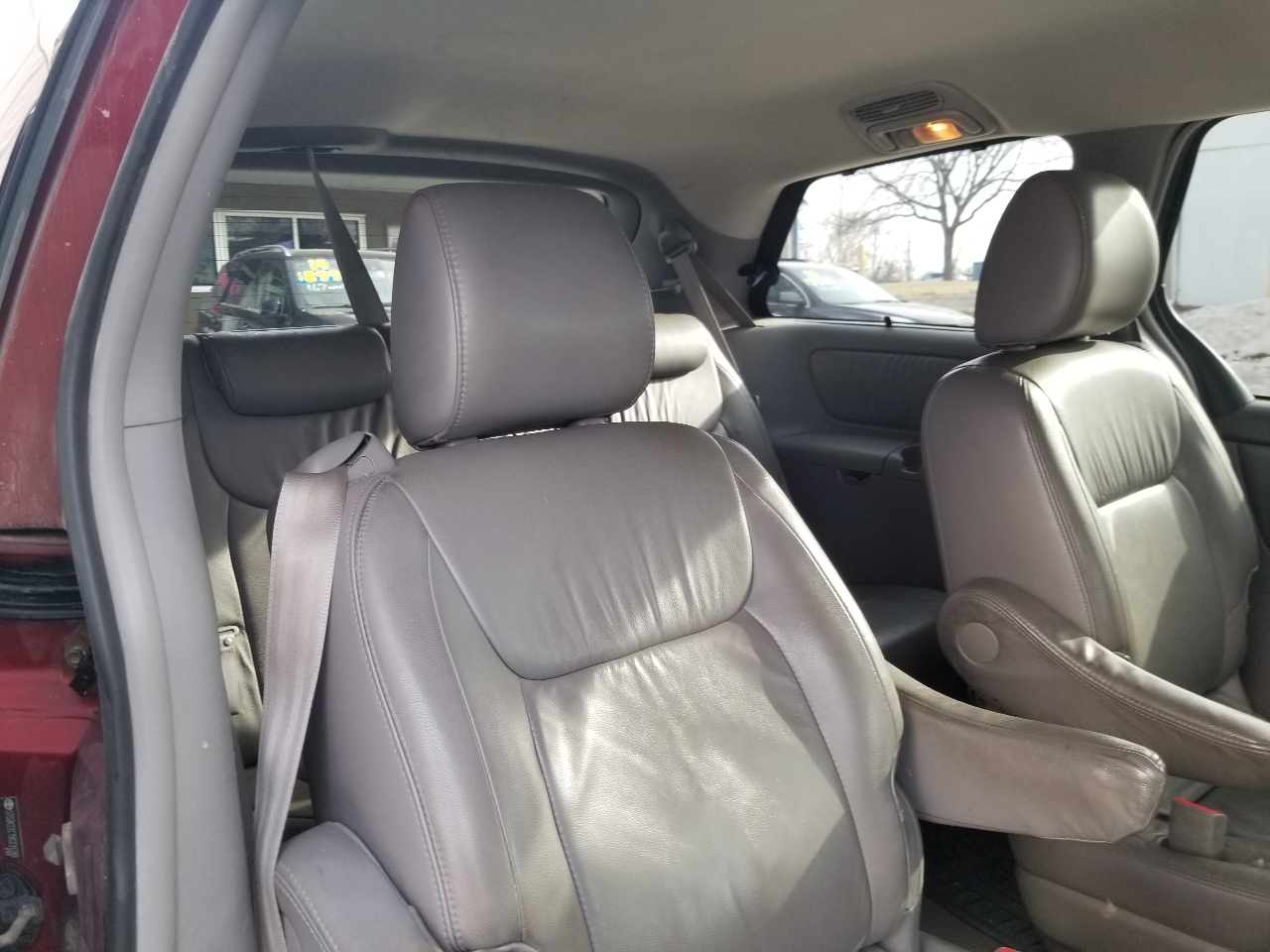 Toyota Sienna XLE FWD 2009