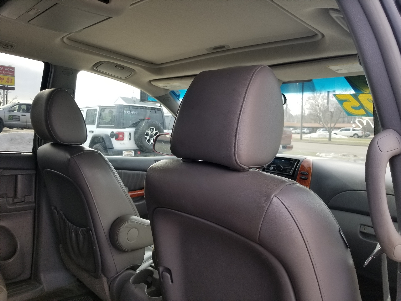 Toyota Sienna XLE FWD 2009