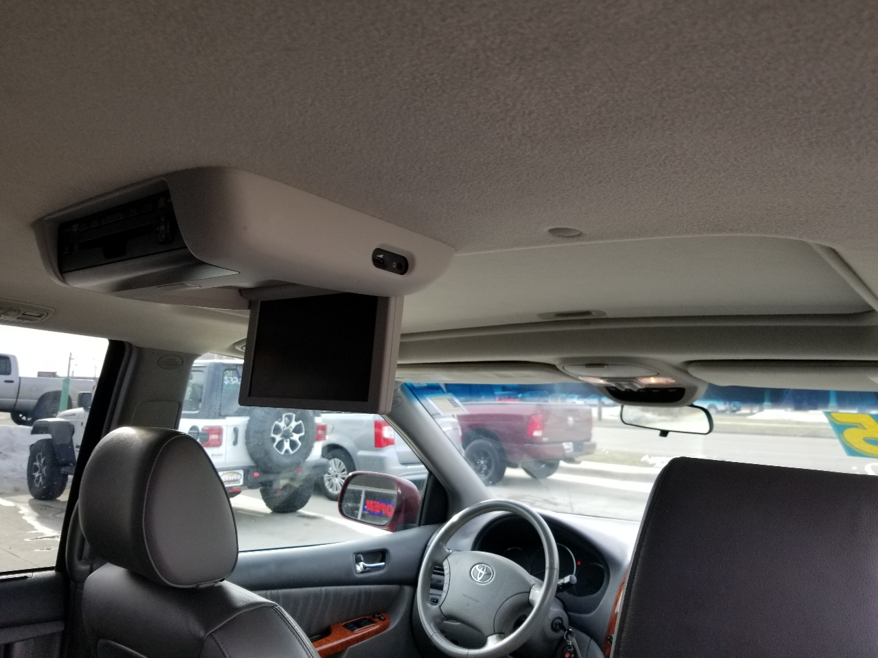 Toyota Sienna XLE FWD 2009