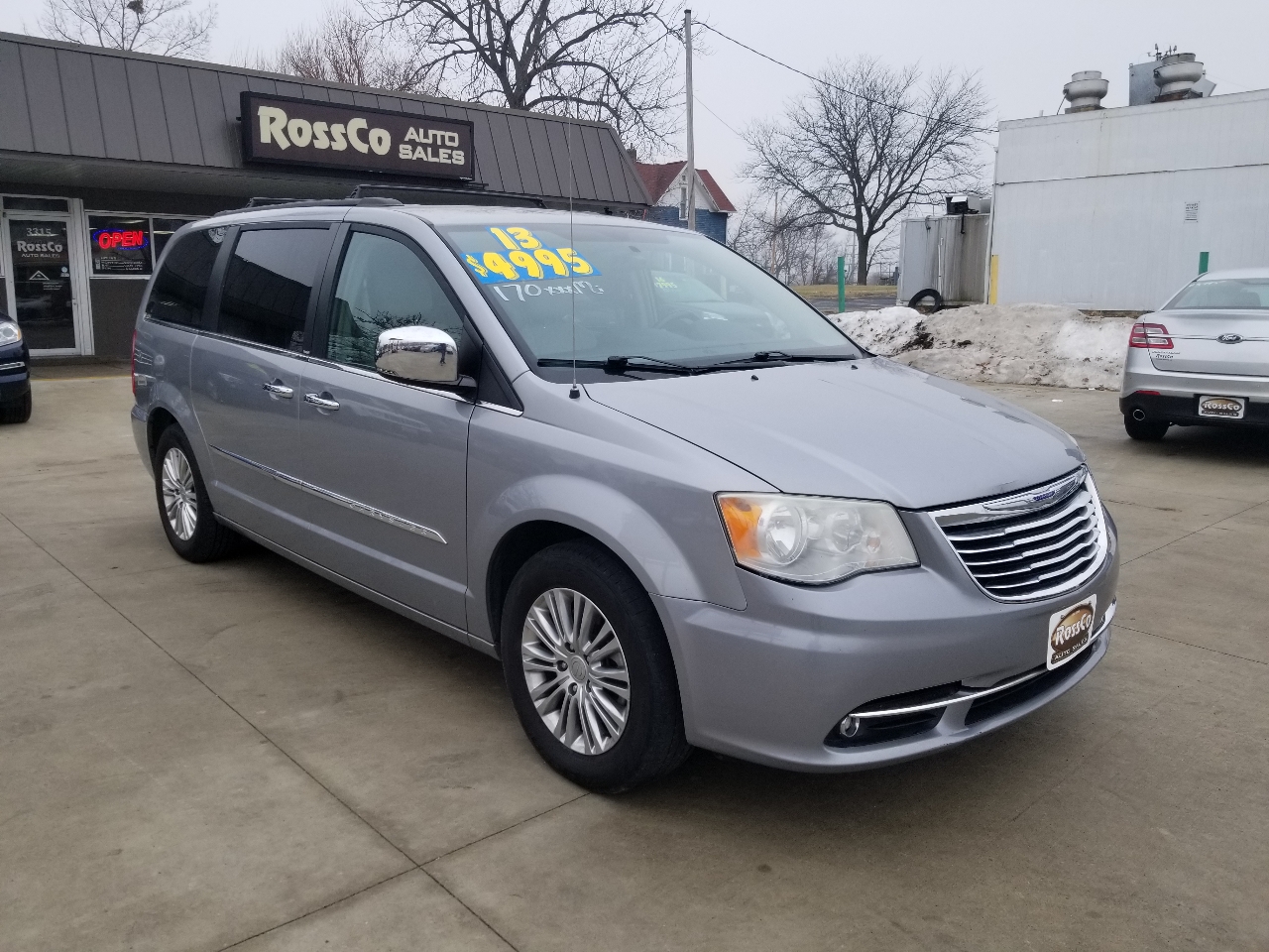 Chrysler Town & Country Touring-L 2013