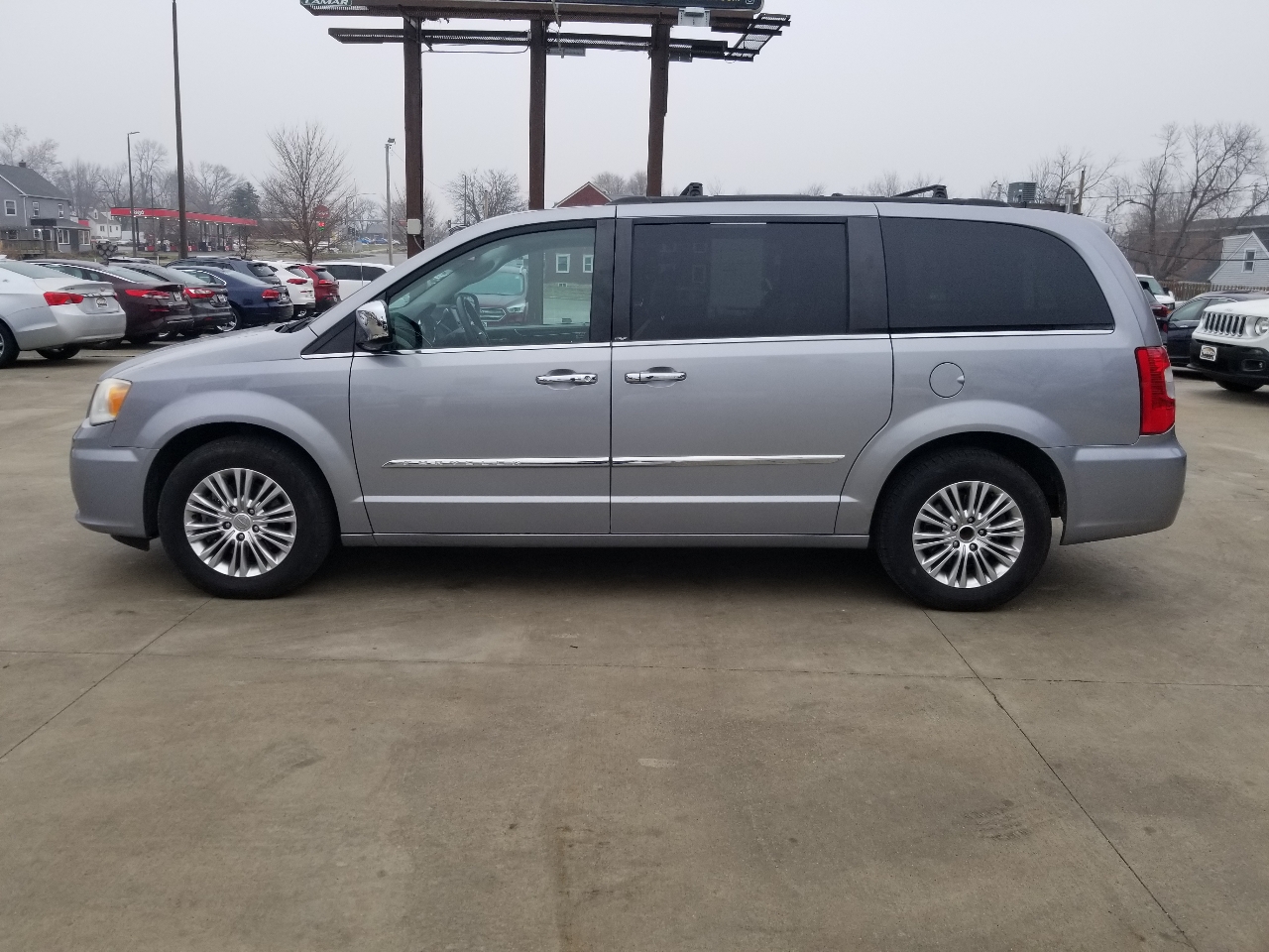 Chrysler Town & Country Touring-L 2013