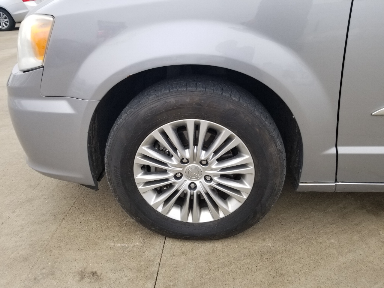 Chrysler Town & Country Touring-L 2013