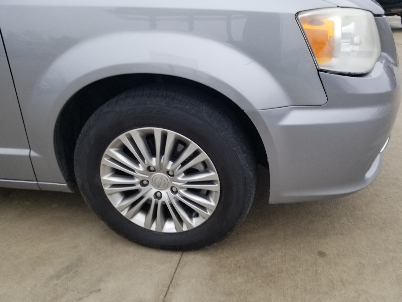 Chrysler Town & Country Touring-L 2013