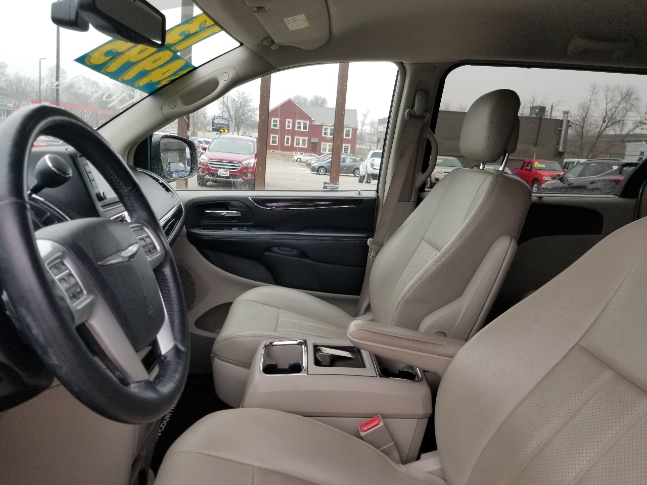 Chrysler Town & Country Touring-L 2013