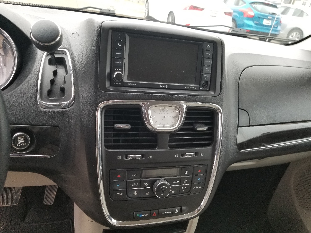 Chrysler Town & Country Touring-L 2013