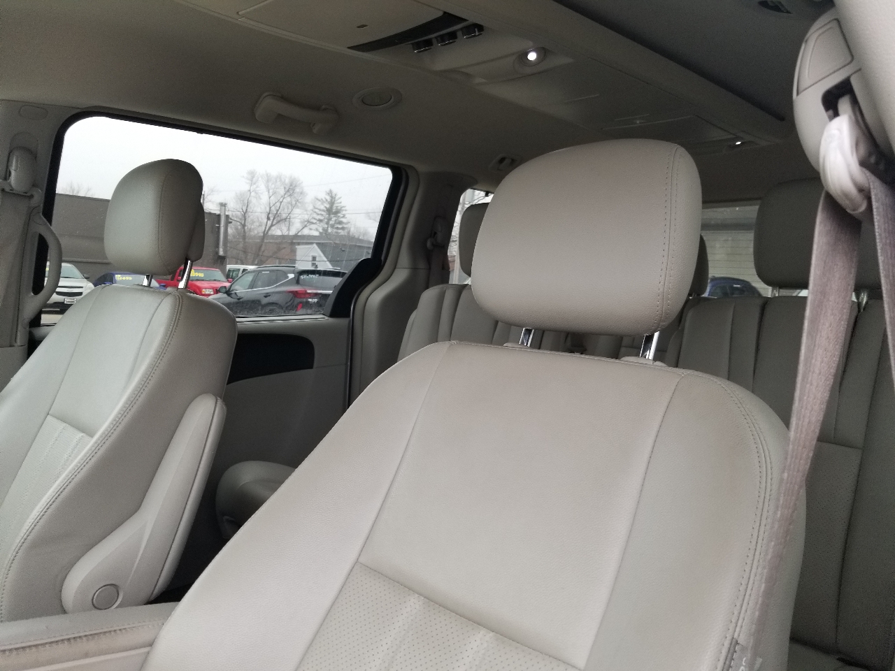 Chrysler Town & Country Touring-L 2013