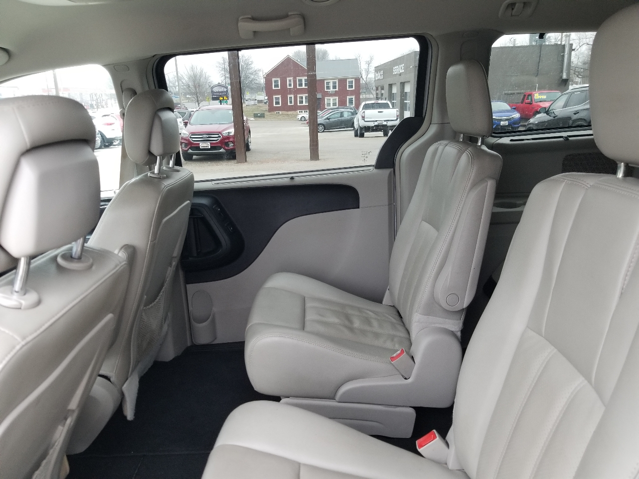 Chrysler Town & Country Touring-L 2013