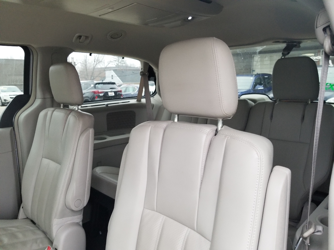 Chrysler Town & Country Touring-L 2013