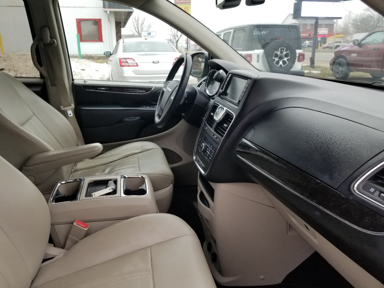 Chrysler Town & Country Touring-L 2013