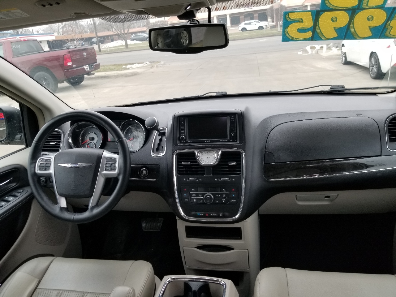 Chrysler Town & Country Touring-L 2013