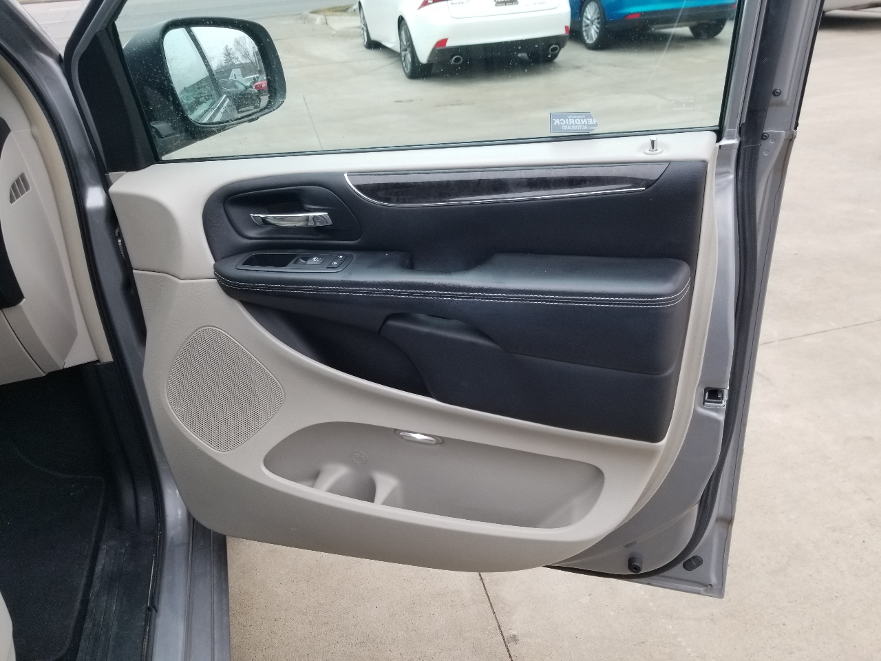 Chrysler Town & Country Touring-L 2013