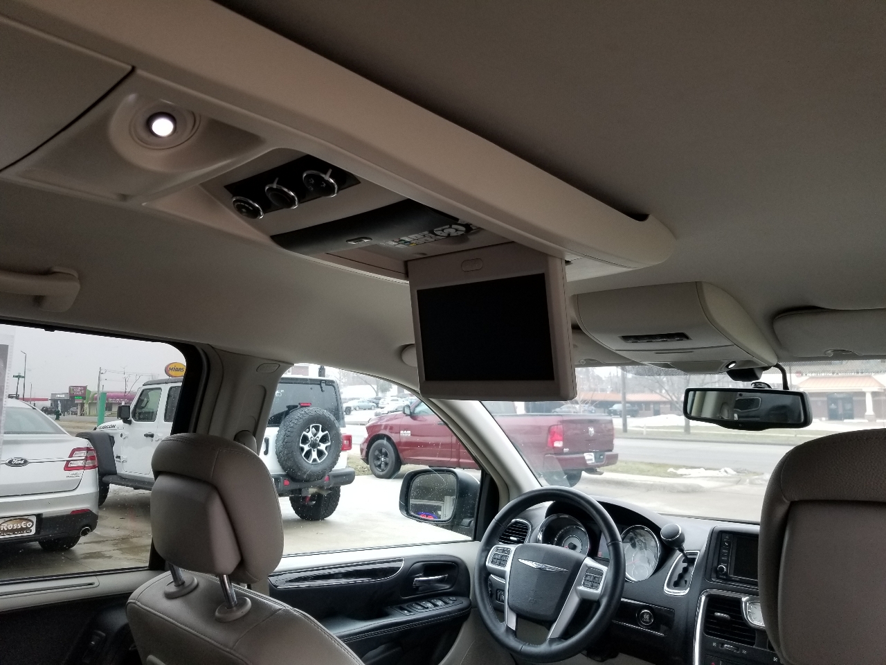 Chrysler Town & Country Touring-L 2013