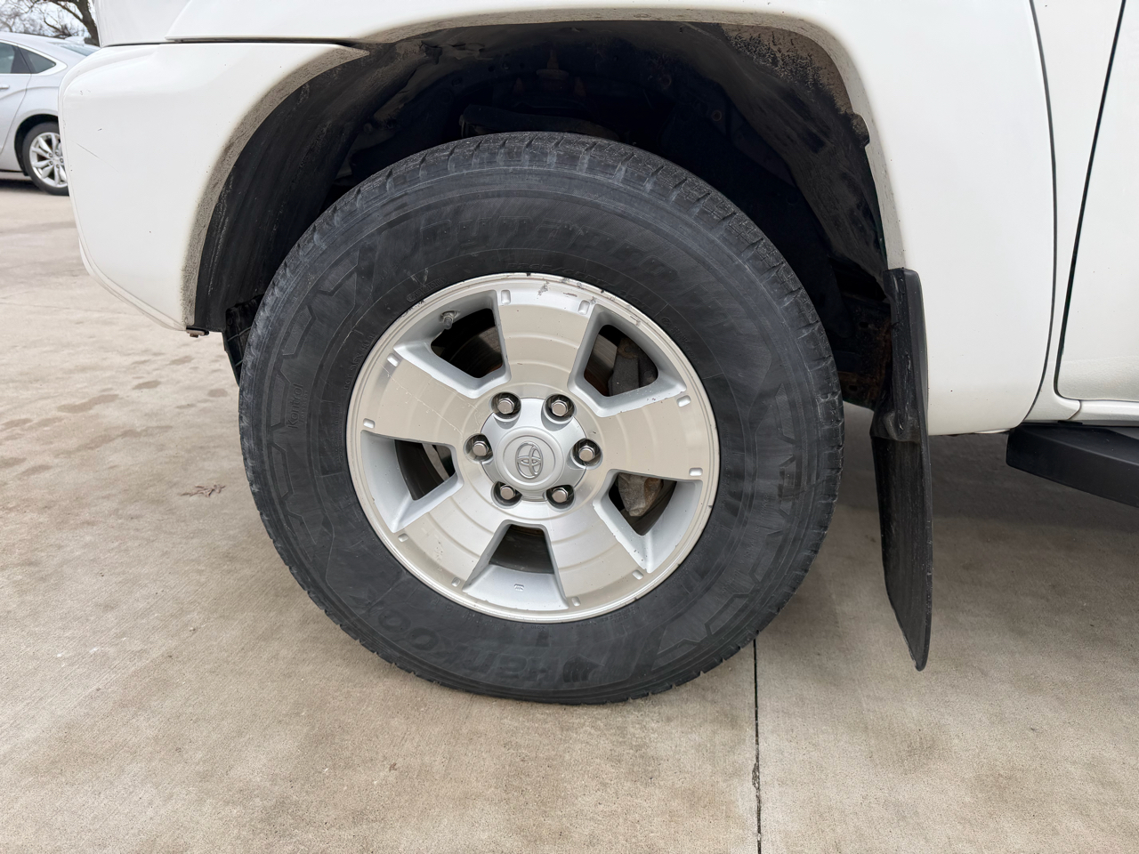 Toyota Tacoma 4WD Double Cab LB V6 AT (Natl) 2013