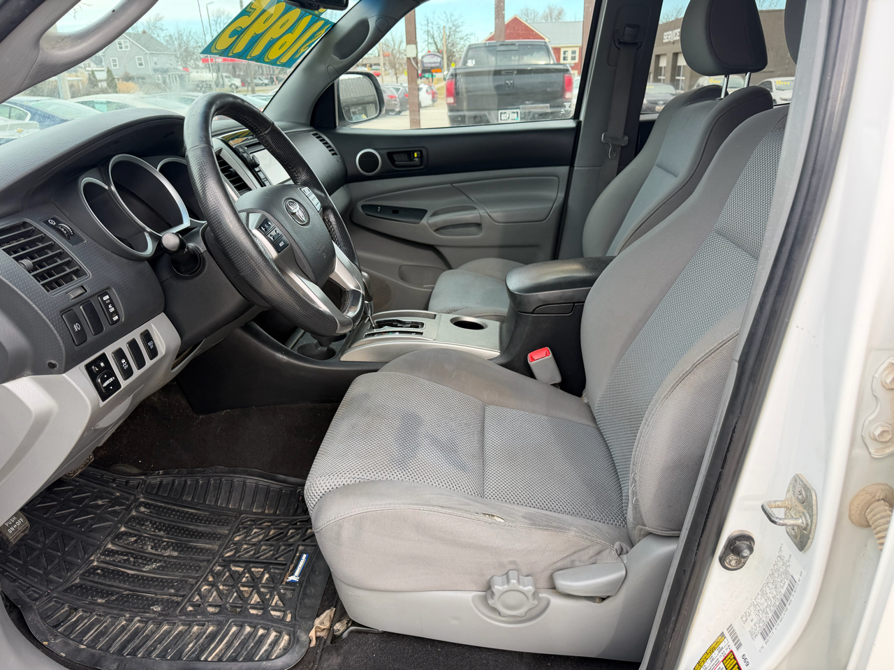 Toyota Tacoma 4WD Double Cab LB V6 AT (Natl) 2013