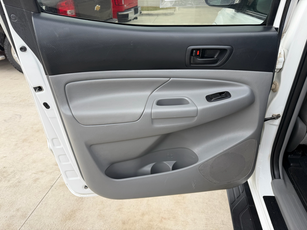 Toyota Tacoma 4WD Double Cab LB V6 AT (Natl) 2013