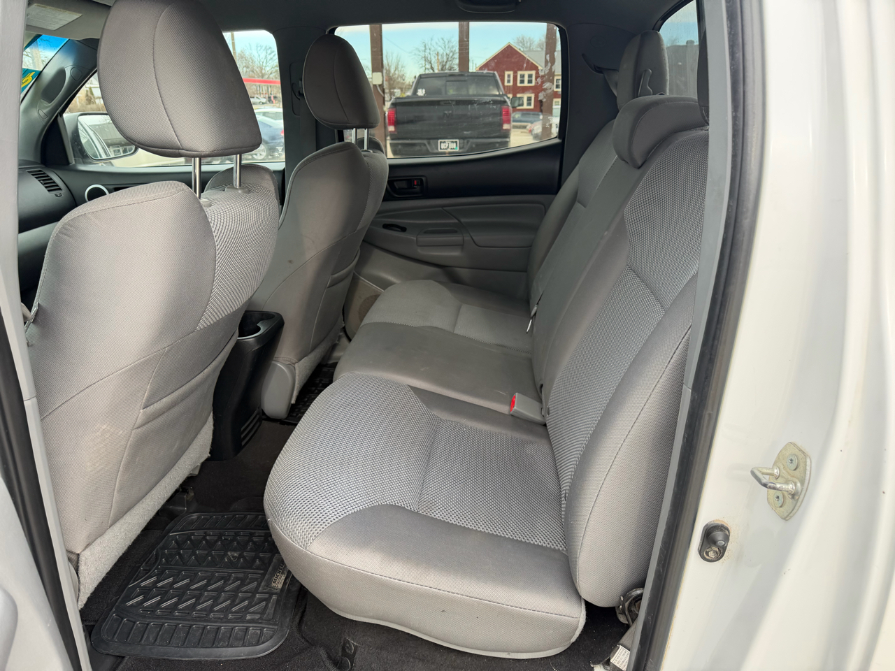 Toyota Tacoma 4WD Double Cab LB V6 AT (Natl) 2013