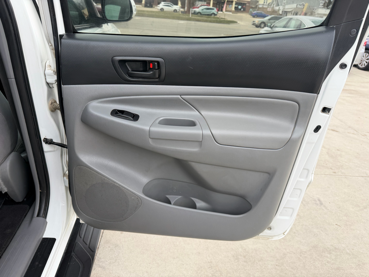 Toyota Tacoma 4WD Double Cab LB V6 AT (Natl) 2013