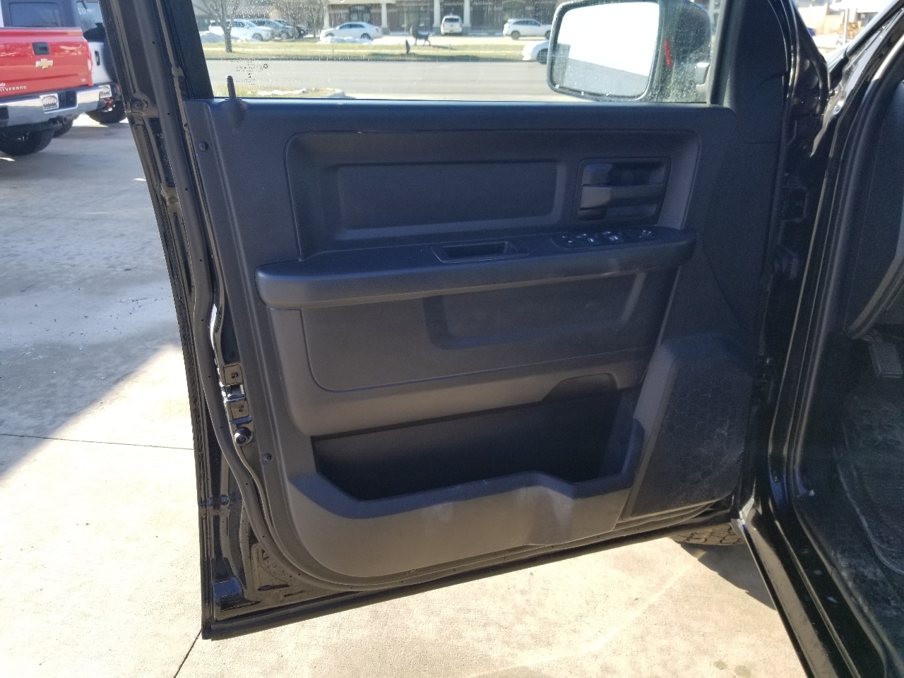 RAM 1500 Tradesman Quad Cab 4WD 2014