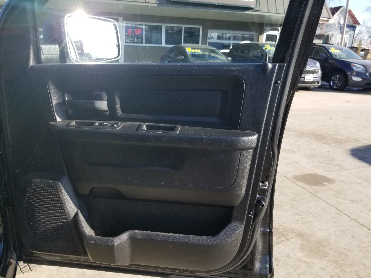 RAM 1500 Tradesman Quad Cab 4WD 2014