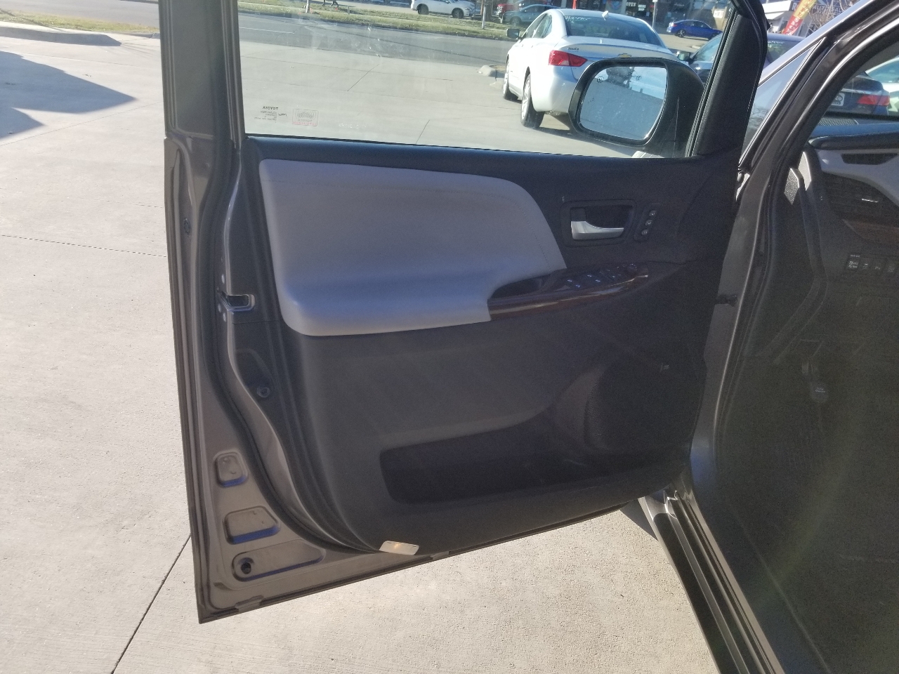 Toyota Sienna Limited 7-Passenger 2015