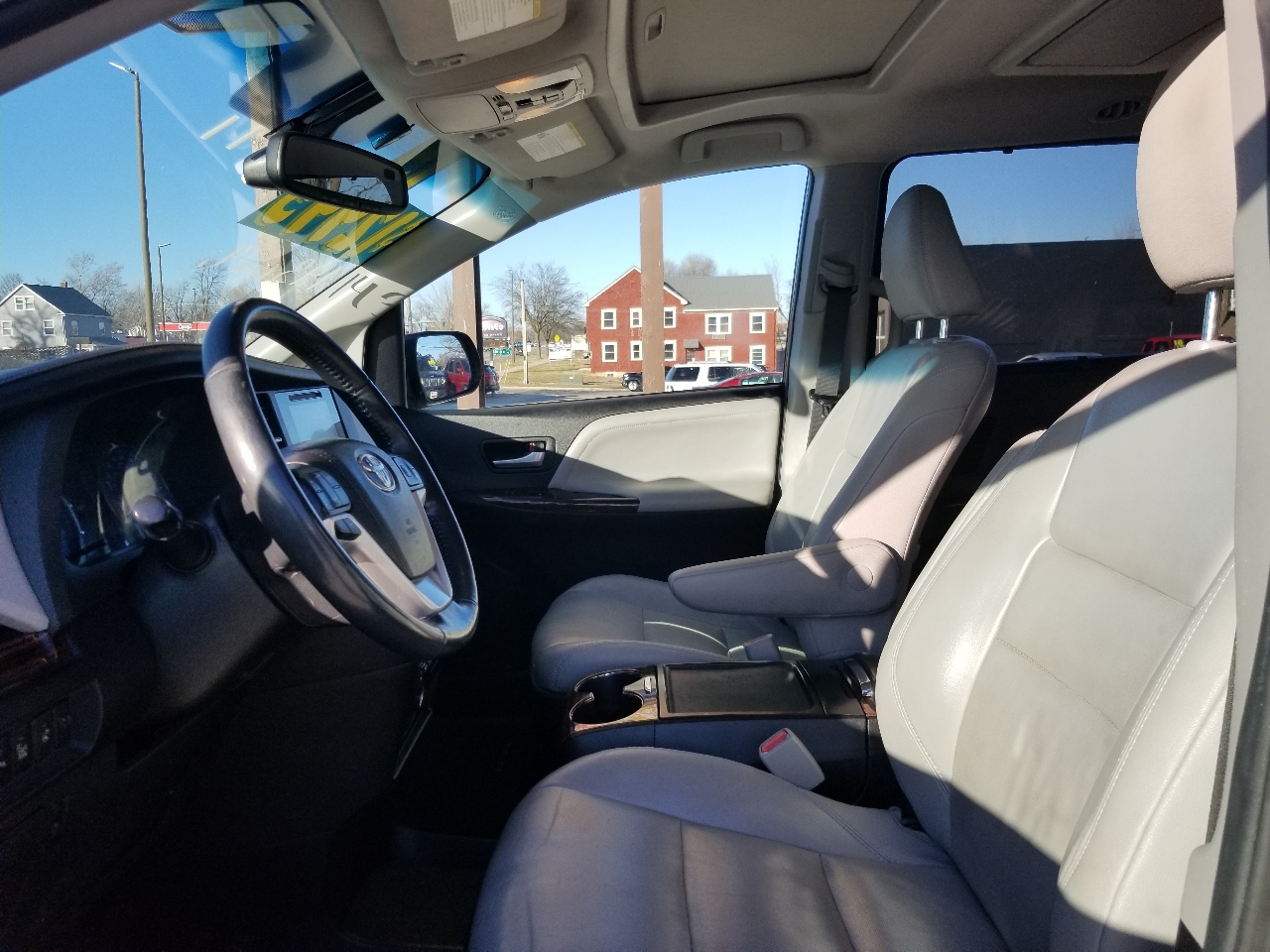 Toyota Sienna Limited 7-Passenger 2015