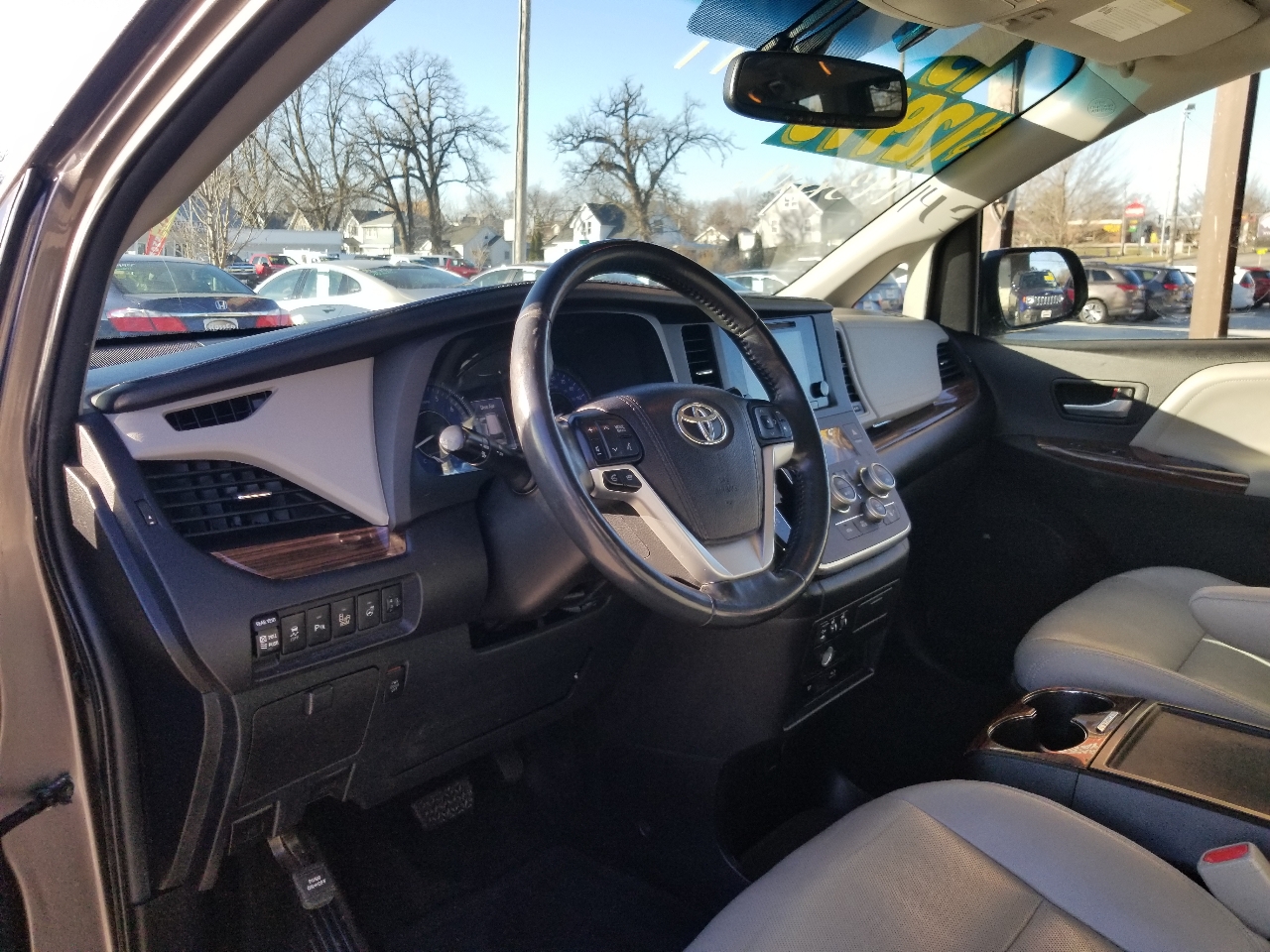 Toyota Sienna Limited 7-Passenger 2015