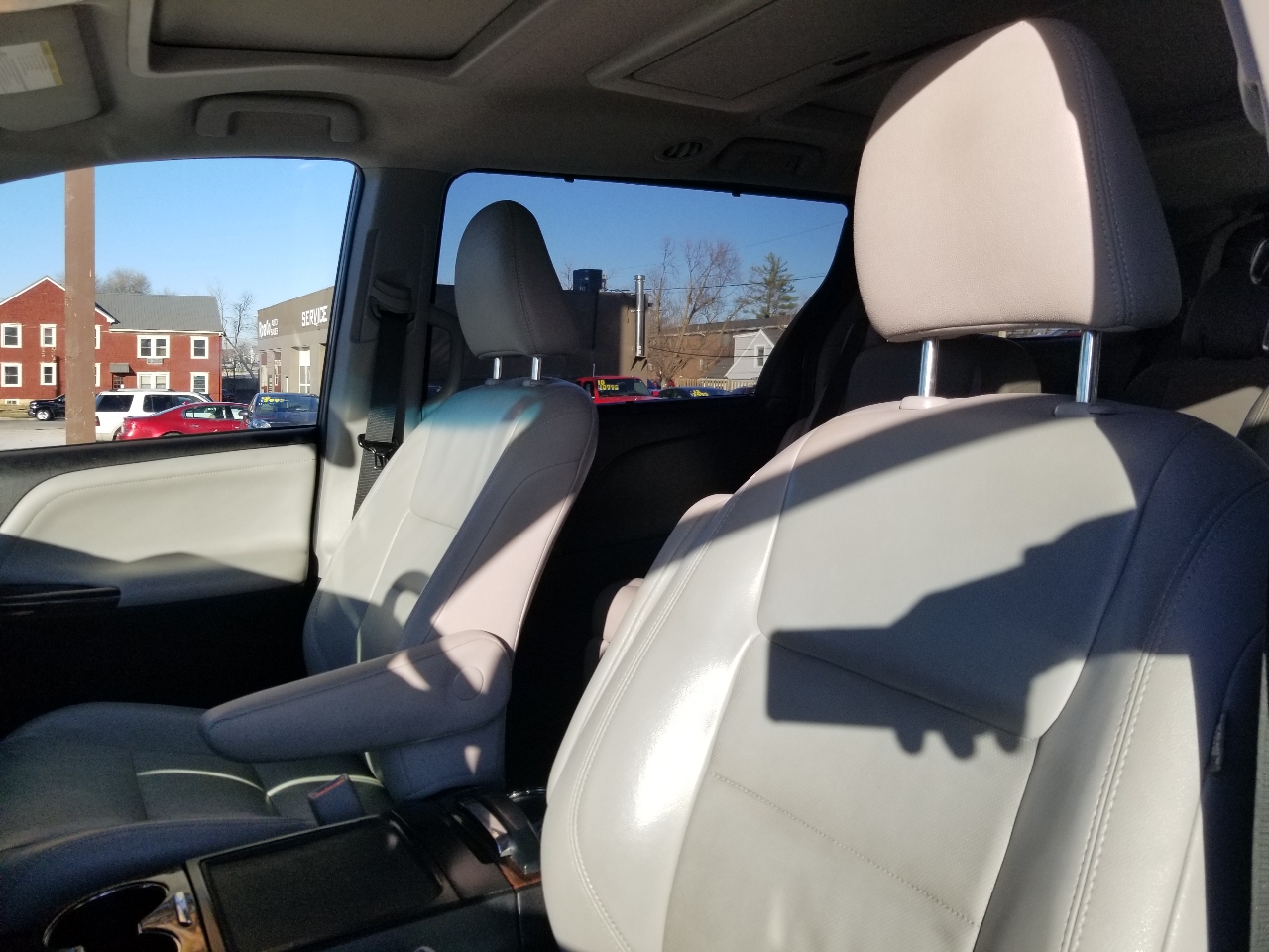Toyota Sienna Limited 7-Passenger 2015