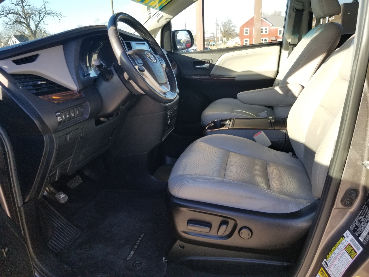 Toyota Sienna Limited 7-Passenger 2015