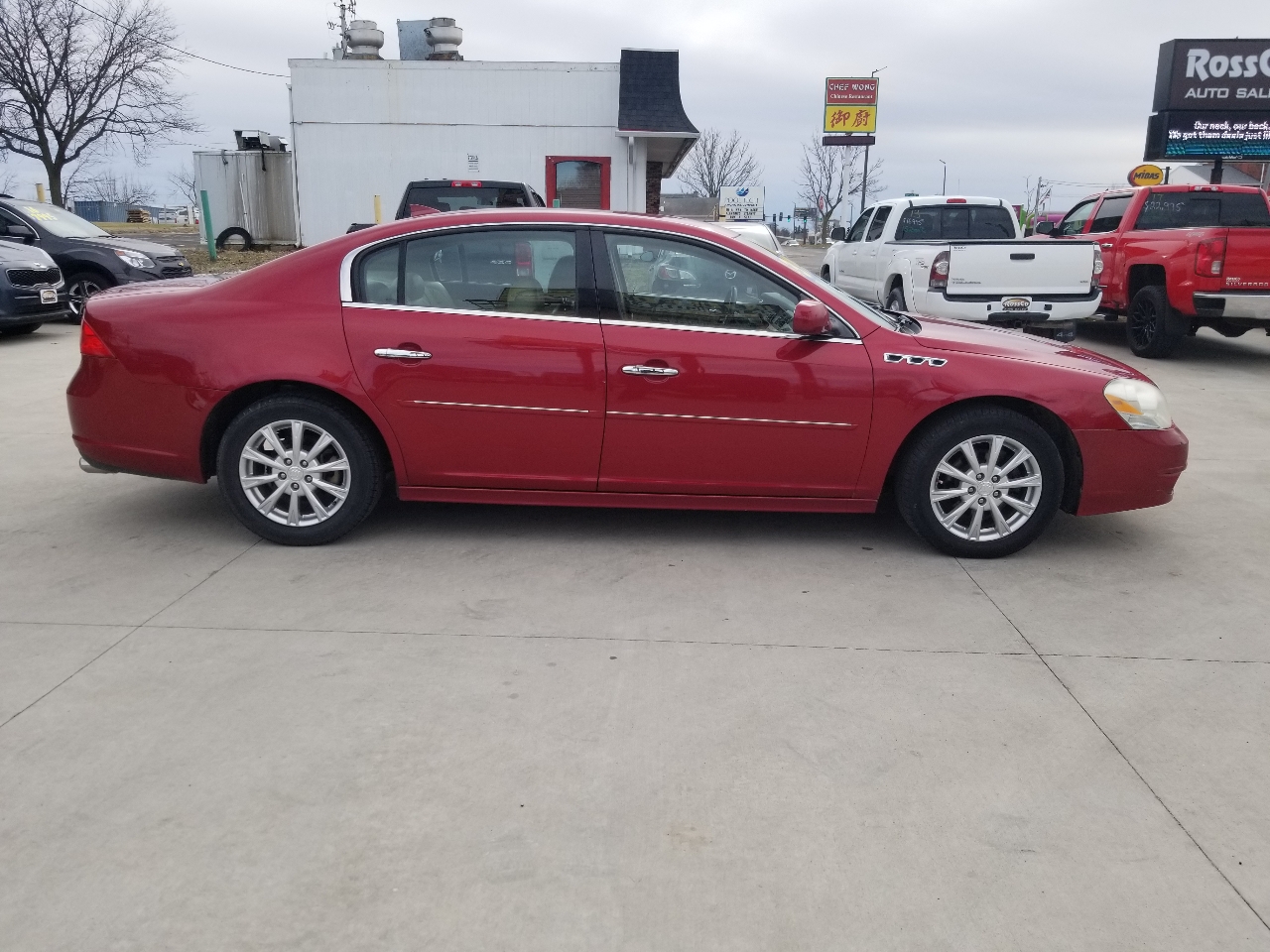 Buick Lucerne 4dr Sdn CXL 2011
