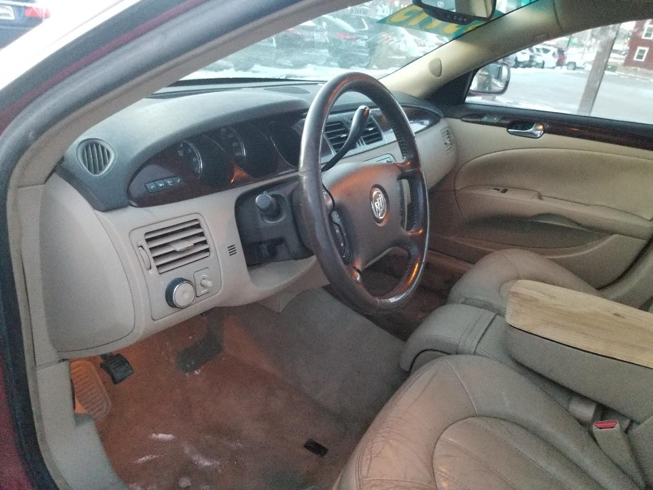 Buick Lucerne 4dr Sdn CXL 2011