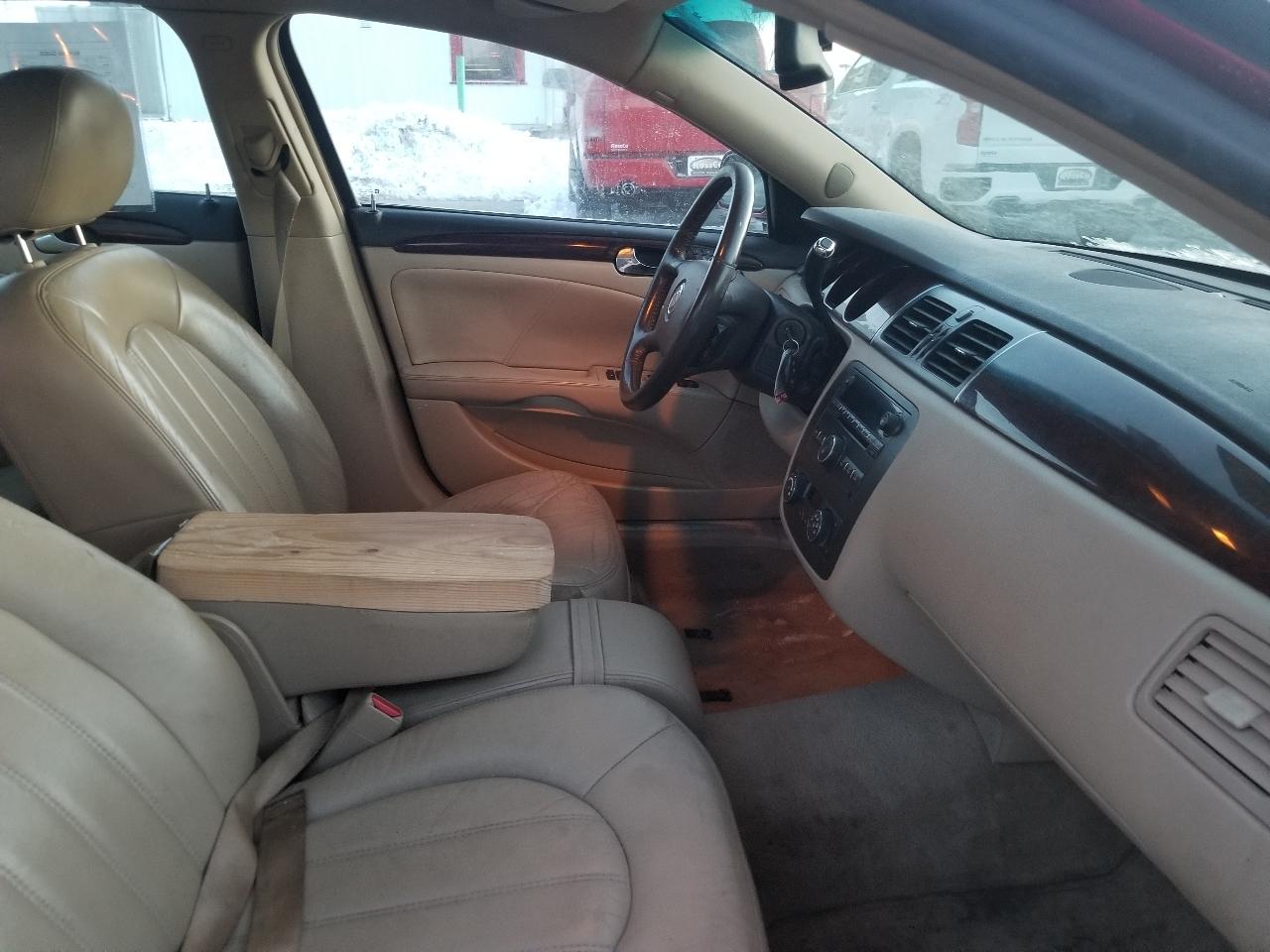 Buick Lucerne 4dr Sdn CXL 2011