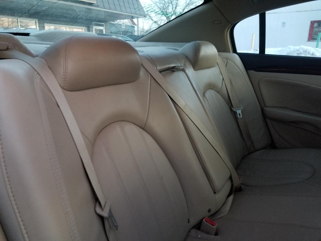 Buick Lucerne 4dr Sdn CXL 2011