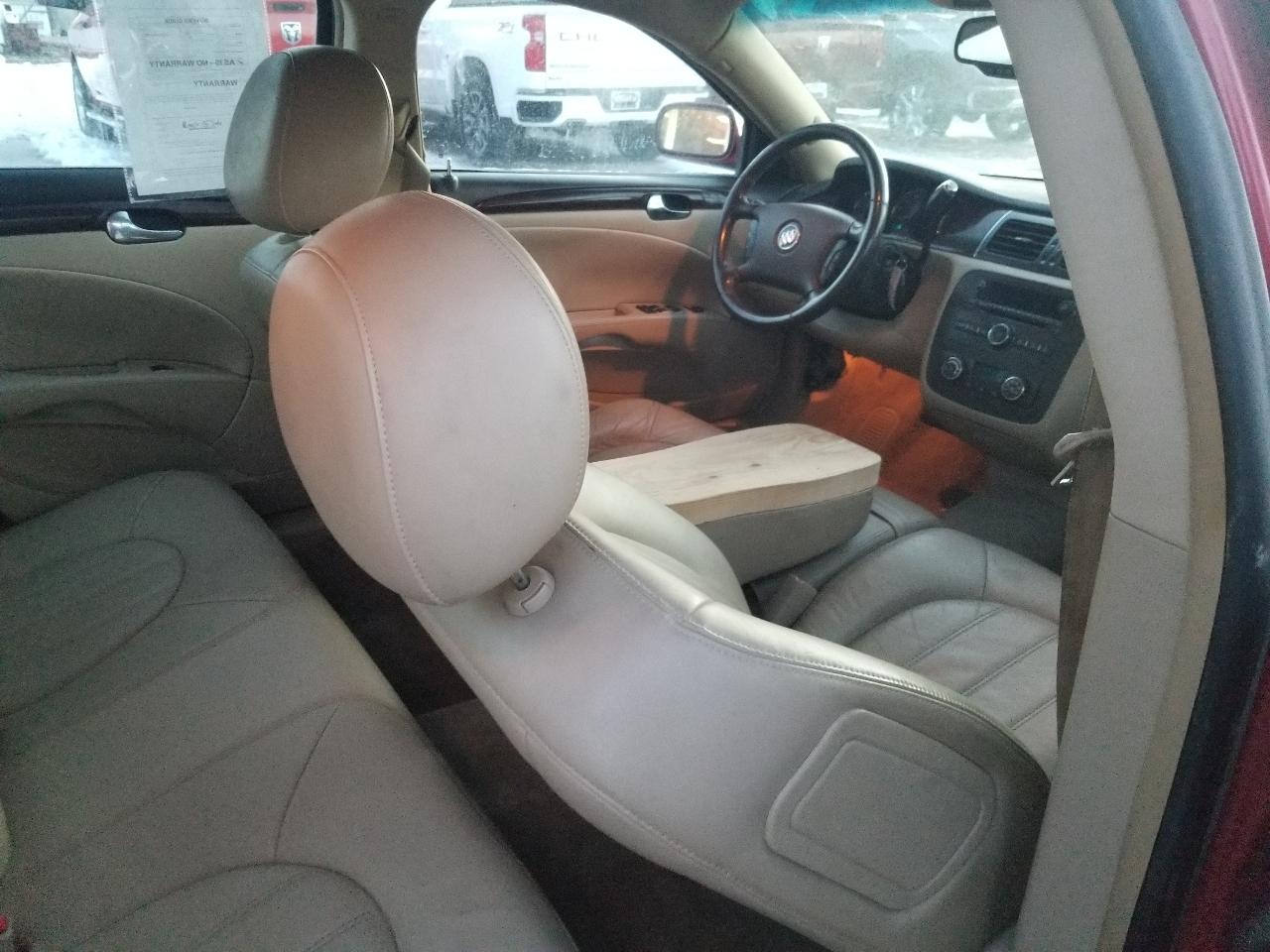 Buick Lucerne 4dr Sdn CXL 2011