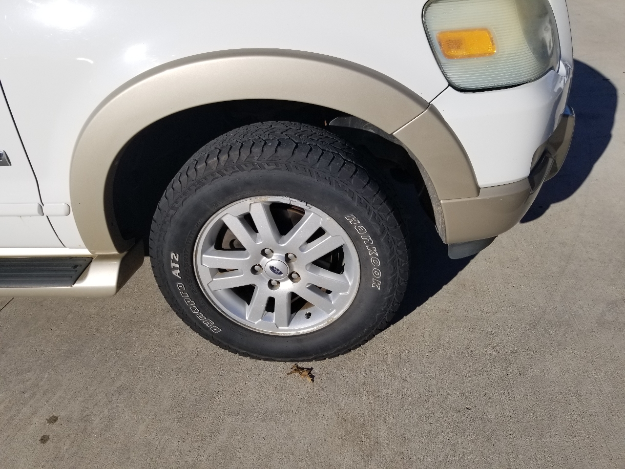 Ford Explorer 4dr 114" WB 4.6L Eddie Bauer 4WD 2006