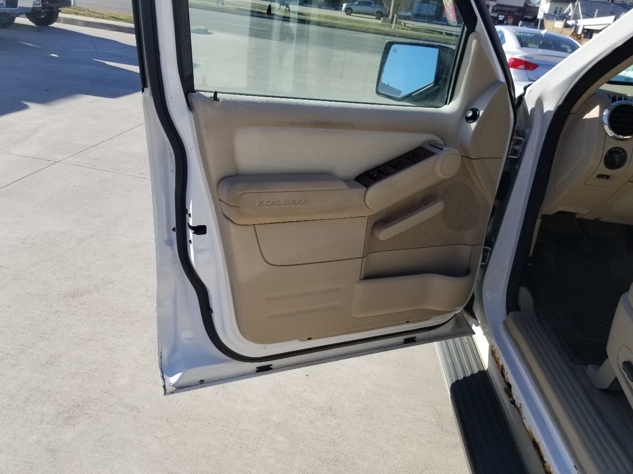 Ford Explorer 4dr 114" WB 4.6L Eddie Bauer 4WD 2006