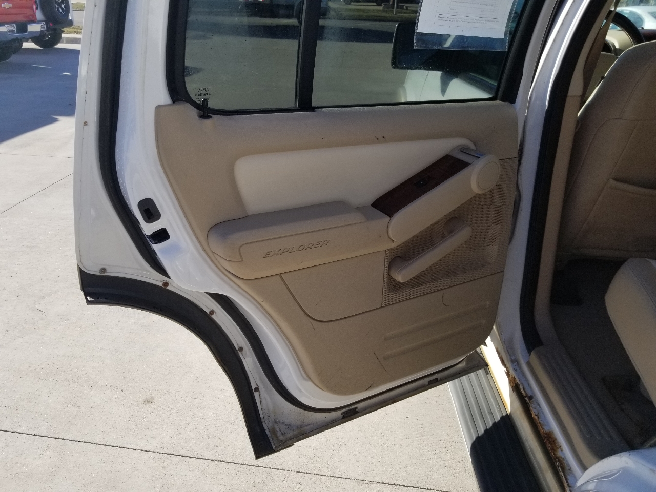 Ford Explorer 4dr 114" WB 4.6L Eddie Bauer 4WD 2006