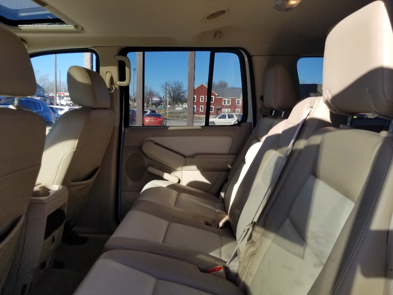 Ford Explorer 4dr 114" WB 4.6L Eddie Bauer 4WD 2006