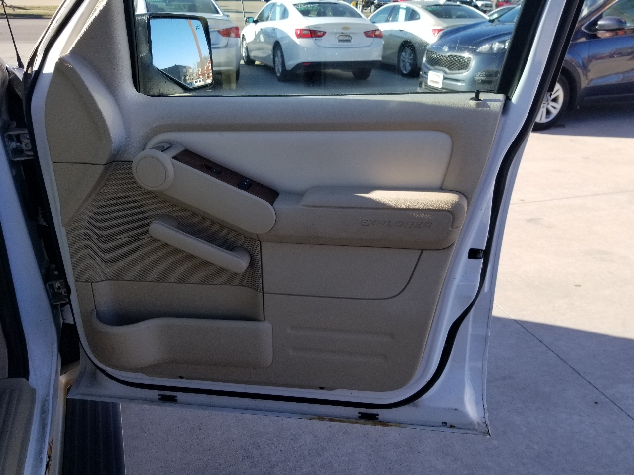 Ford Explorer 4dr 114" WB 4.6L Eddie Bauer 4WD 2006