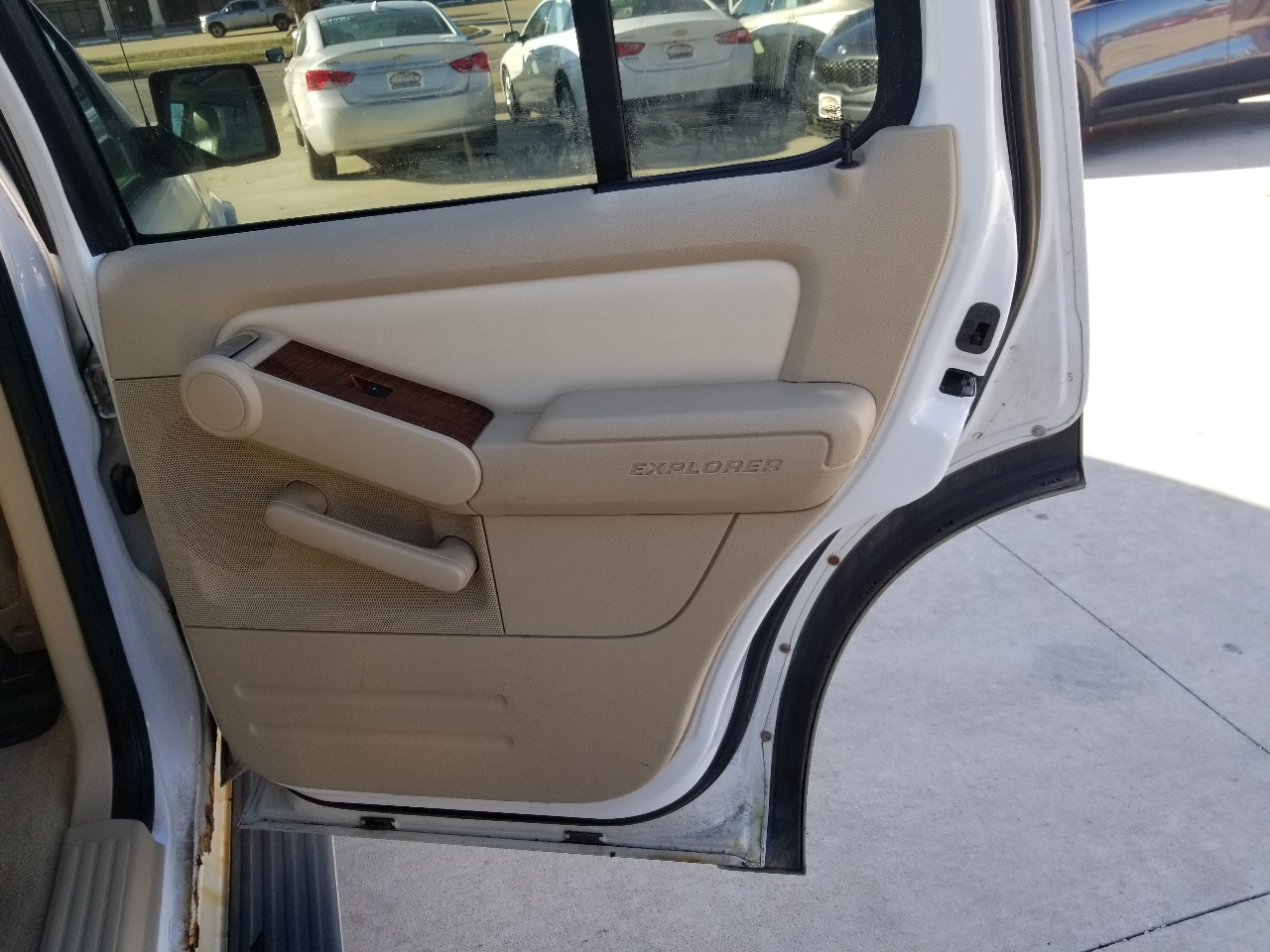 Ford Explorer 4dr 114" WB 4.6L Eddie Bauer 4WD 2006