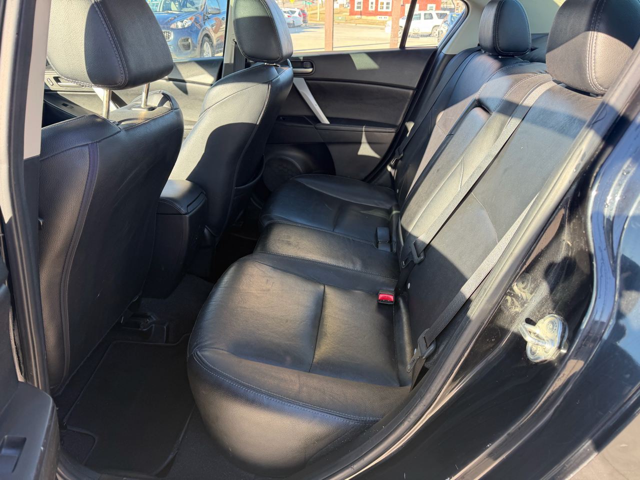 Mazda MAZDA3 I Grand Touring 4-Door 2012