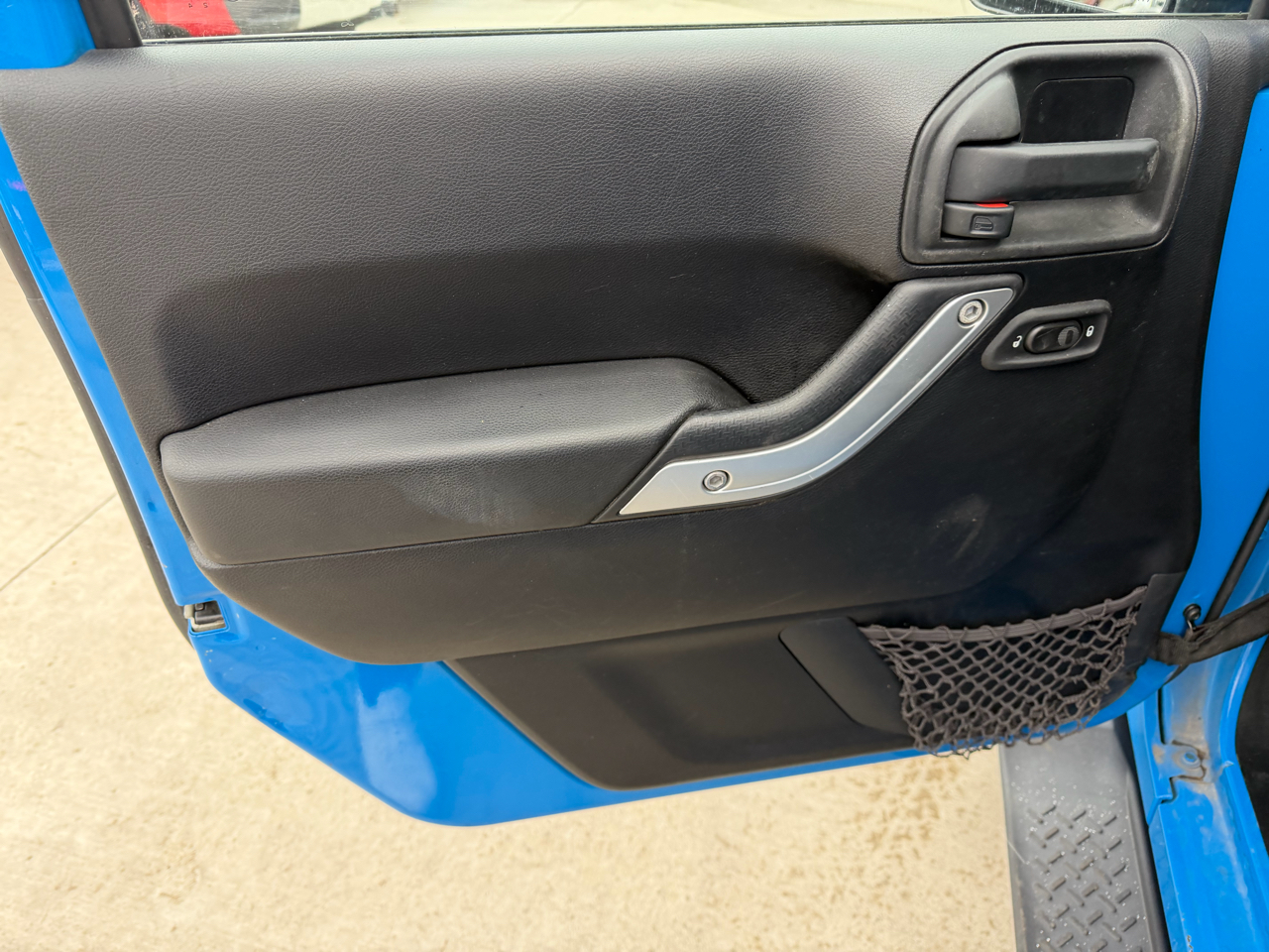 Jeep Wrangler 4WD 4dr Sahara 2012