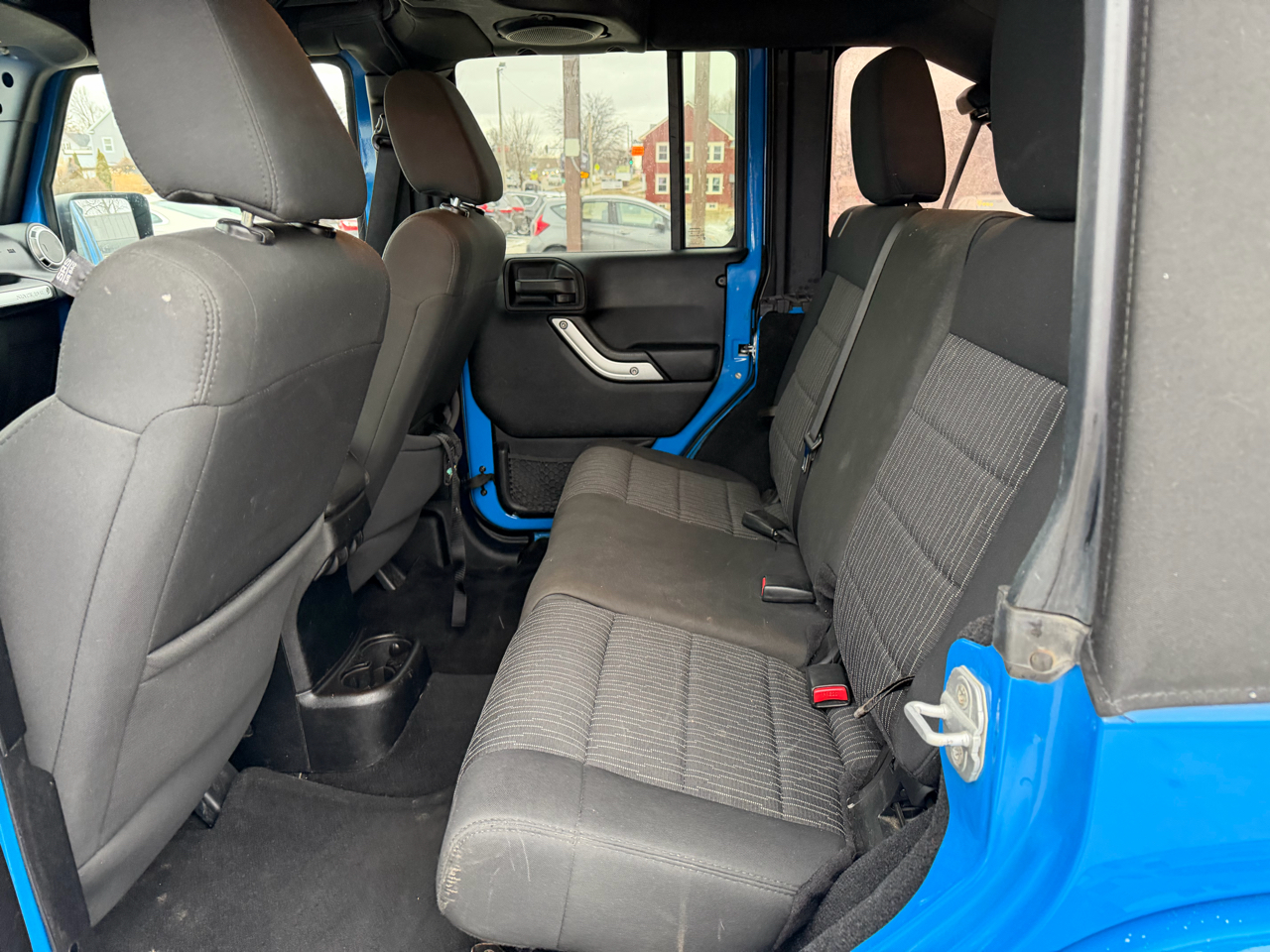 Jeep Wrangler 4WD 4dr Sahara 2012