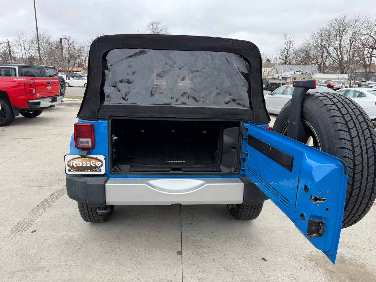 Jeep Wrangler 4WD 4dr Sahara 2012