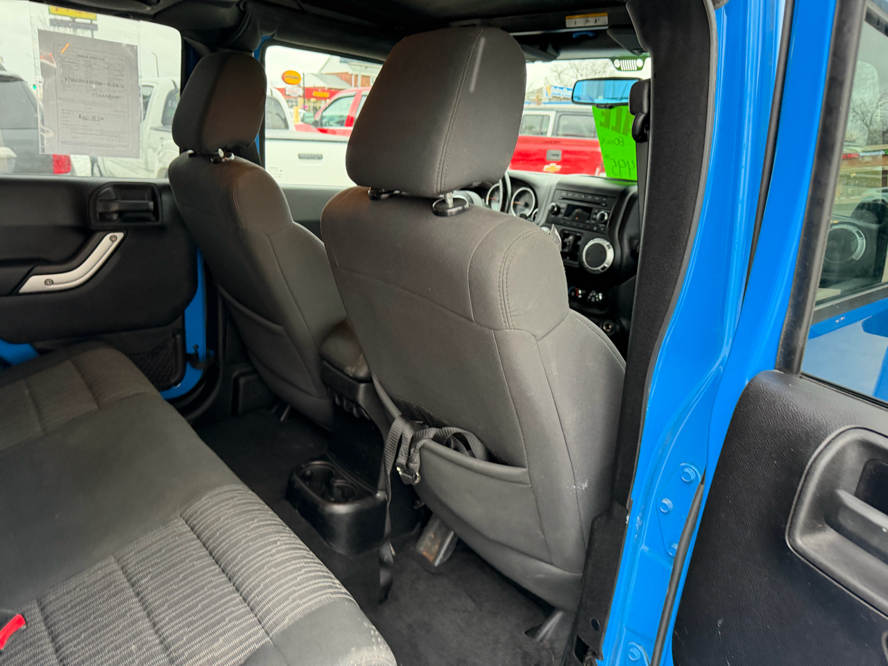 Jeep Wrangler 4WD 4dr Sahara 2012